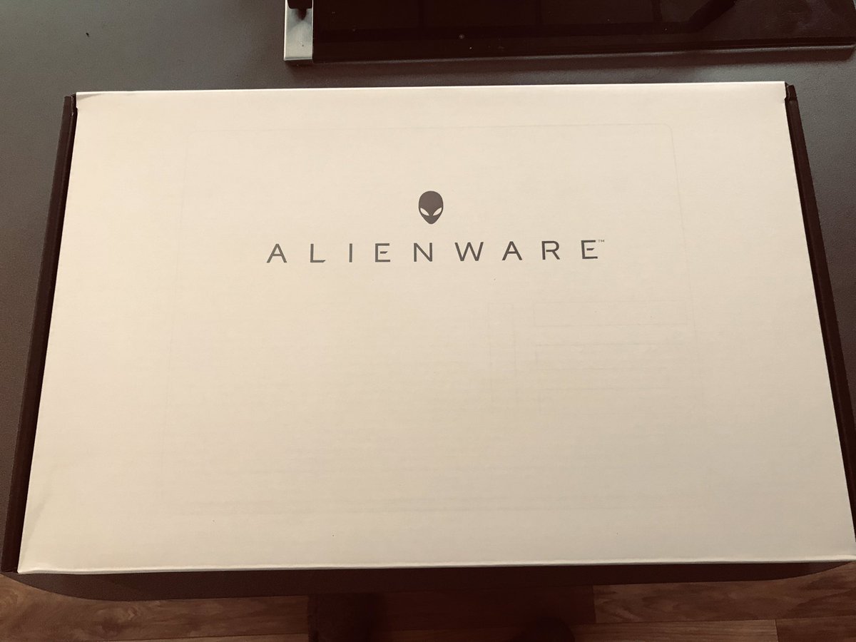 Jinzler's tweet photo. Its finally arrived! Can’t wait to try her out! Now to set up everything. #alienwarem15 #upgradedjinz #somuchtosetup https://t.co/USuiaumEx8