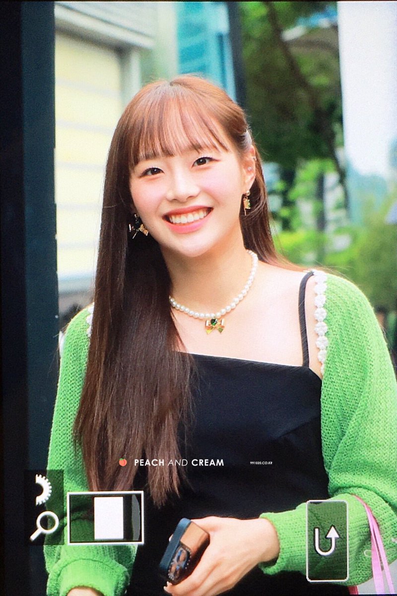 peachcream_chuu's tweet photo. 220604 너무 사랑받는 강아지야 오늘 #이달의소녀 #LOONA #츄 #chuu #김지우 https://t.co/jLY5waTouh