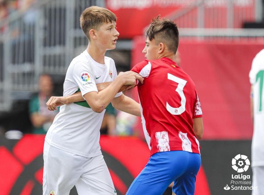 futbolbaseECF's tweet photo. 💪 Lucharon 𝗵𝗮𝘀𝘁𝗮 𝗲𝗹 𝗳𝗶𝗻𝗮𝗹 pero no pudo ser, los nuestros caen por la mínima frente al @AtletiAcademia (1-0) 🟢⚪️

💚 ¡Orgullosos de vosotros, campeones! 💚

#MuchoElche | #LaLigaPromises https://t.co/VzR2dpCw82