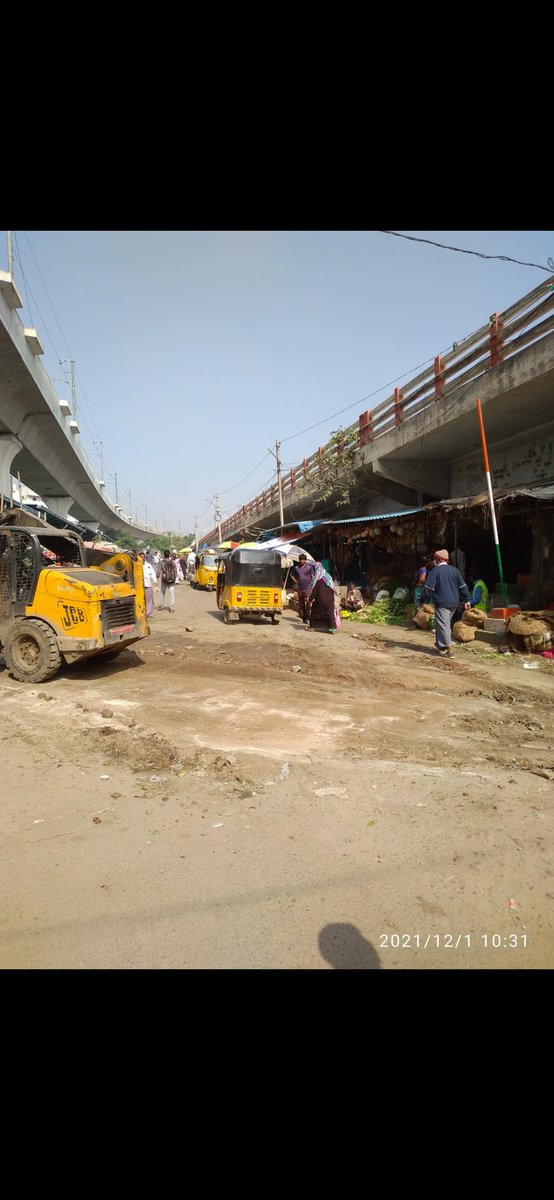 Ae_Fathenagar's tweet photo. @KRISHNA63016497 @KTRTRS @CommissionrGHMC @GHMCOnline Sir, removed debris from site https://t.co/5Wn7HkHprR