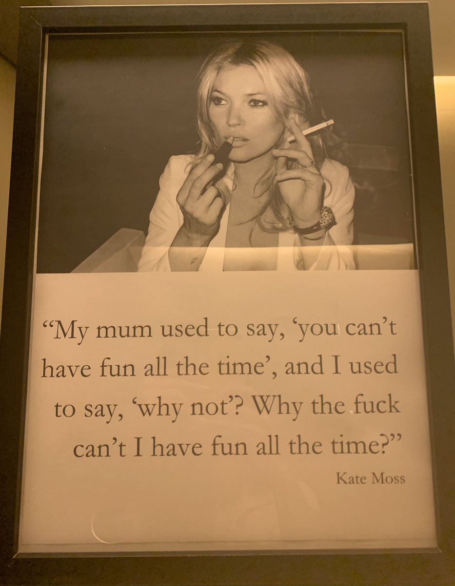 ThinkaholicEU's tweet photo. Wtfn??

#KateMoss https://t.co/vkz7CMkone