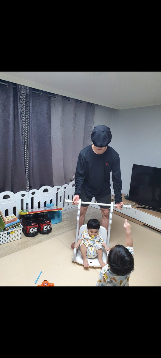 kenzi_e552's tweet image. ~ don’t break the chain
- wallpapers  
- last song
- 7th photo
- 7 moots: @9CrystalGhostie @Tamenshi101 @bnnniejinu @discharminmadam @peachyhaenami @taejunjun9 @jiiminluvrr