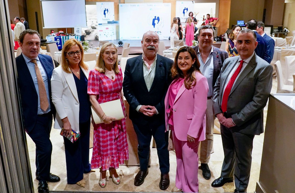 Anoche participé en Santander en un acto de apoyo a los niños con Trastorno del Espectro Autista y con enfermedades neuromusculares. Necesitan que se investigue, más financiación y un plan de acción con medidas de sensibilización, identificación y respuesta a sus necesidades.