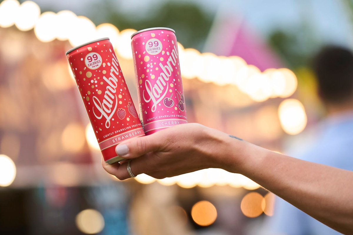 Pretty in pink 🦩

Team Quantum are live with @LambriniUK at Bournemouth 7s this weekend for their #BringTheBrini campaign, with a debut appearance of Lamqueeni for the Platinum Jubilee 🇬🇧

#BrandActivation
#ExperientialMarketing
#Lambrini