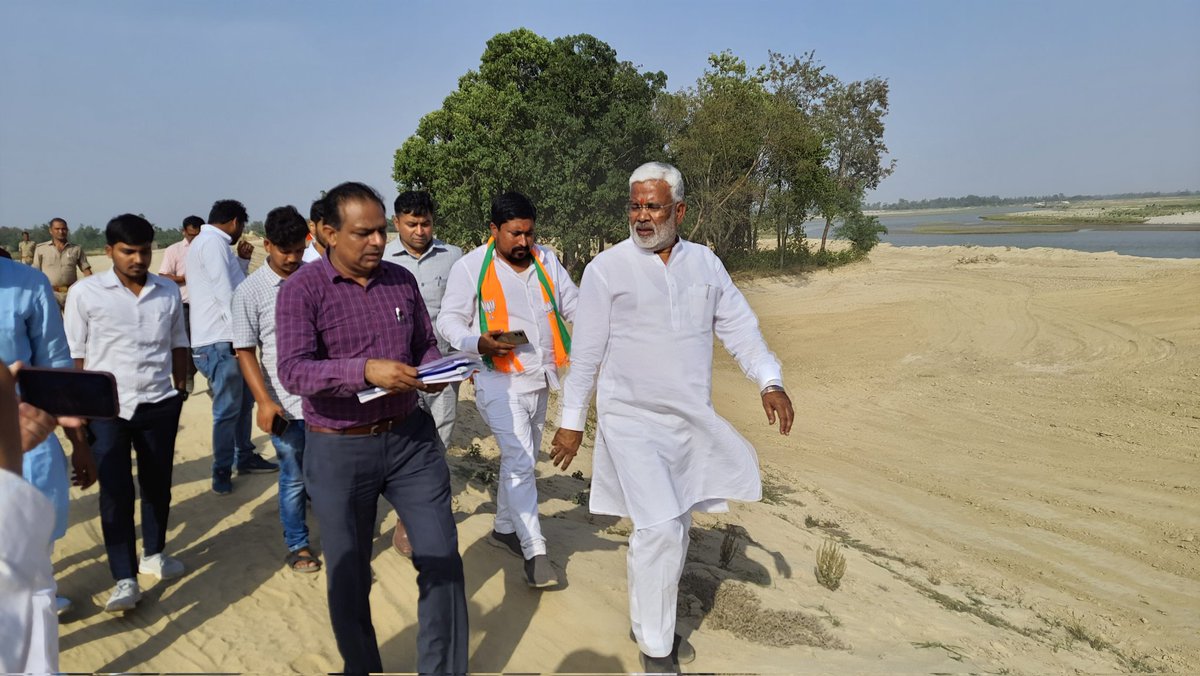 MaheshmishraOM's tweet photo. माननीय प्रदेश अध्यक्ष/जल शक्ति मंत्री उ0प्र0 सरकार मा0 श्री @swatantrabjpजी ने तिलकपुर बांध का औचक निरीक्षण कर सम्बन्धित अधिकारियों को गुणवत्ता पूर्ण व कार्य को शीघ्र पूरा करने के लिए आदेशित किया।
@BJP4UP @myogiadityanath @sunilbansalbjp @Amarpalmbjp @Bjp4Awadh @BJP4SHRAVSTI https://t.co/UztVGCGhkW