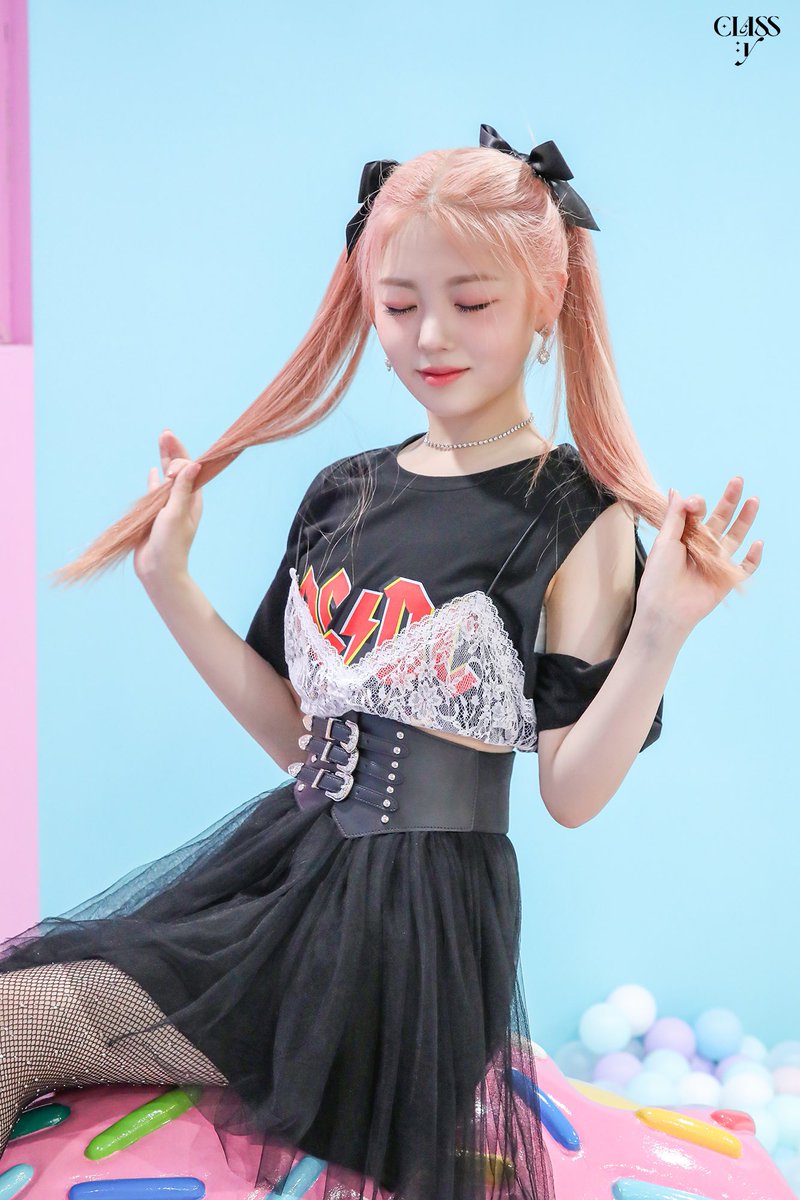 CLASS:y 'CLASSY' Music Video <#KIMRIWON #김리원> Behind Photo
