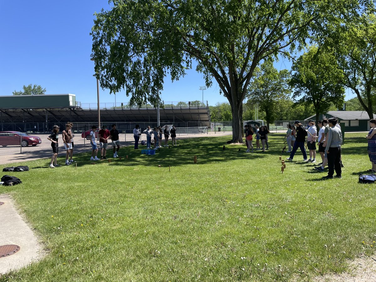 c_e_haakenson's tweet photo. Canβt wait to celebrate the FIRST day of school like our students and teachers celebrated the LAST day of school! See ya in 93 days, Spartans!!#yesimcounting #missyaalready https://t.co/7XVBhTuxSP
