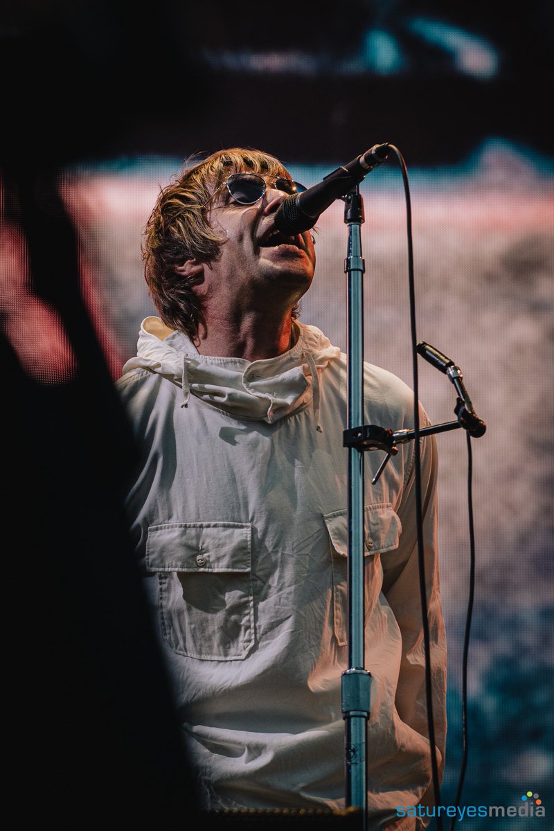 mainlyoasis's tweet photo. Liam Gallagher, Knebworth Night 1 

📸 @satureyes https://t.co/AIGNM97fGK