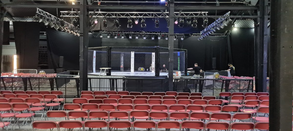 Newsome_MMA's tweet photo. Not long to go. Let's go @BrandenGuestMMA !!! 👊 @hd_fightmanage @Marc_Diakiese @hd_centre #TeamHDFM https://t.co/57zg9KnOqW