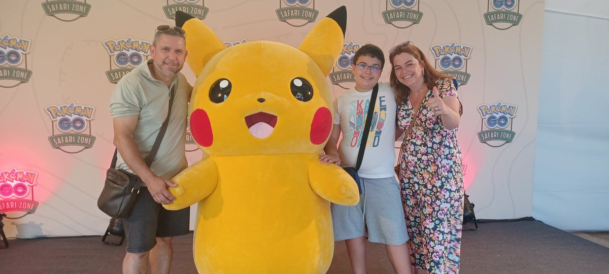 romanodecai's tweet photo. Gran dia en Sevilla #PokemonGOFest2022 https://t.co/r4yPTcbEnB