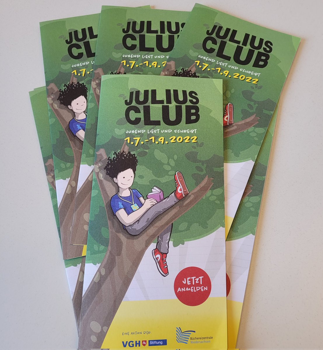 Anmeldungen zu unserem #Sommerleseclub nehmen wir ab sofort an! Alle 11-14 Jährigen können sich kostenlos anmelden. #juliusclub
