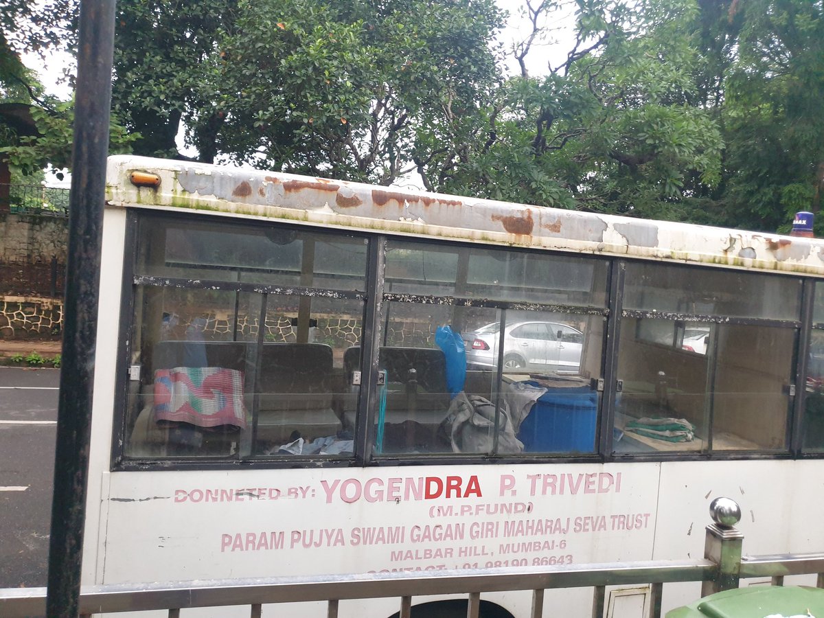 RavikiranRKD's tweet image. Have seen abandoned ambulance at 3 differnet locations on d road connecting #KamlaNehruPark n #KempsCorner.
It's not just blocking d road but a pathetic wastage of taxpayers money utilised for #MPLAD to donate it.
Current location- near #BMC bungalows used by a minister &amp;amp; AMC.
