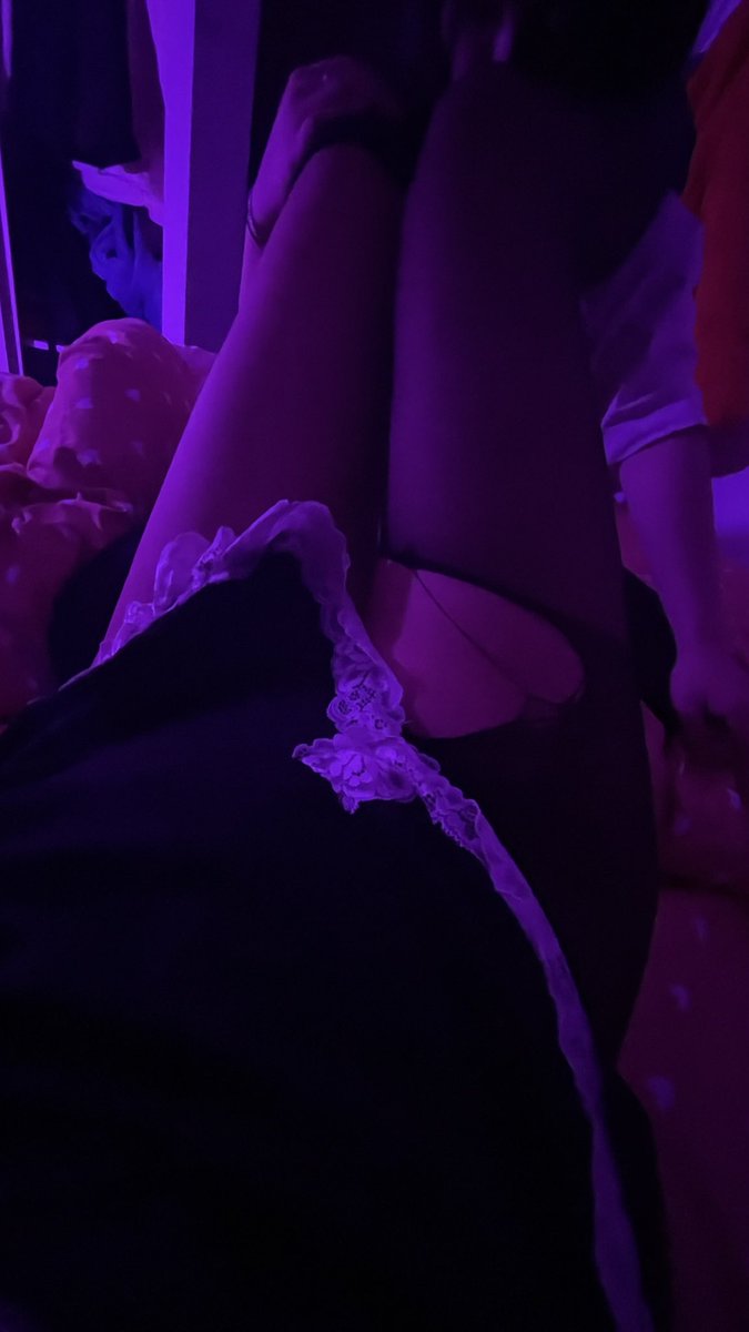 不知不觉1000粉了 最近做爱视频真的好懒得剪呜呜（明天发！）谢谢大家的关注 啵啵！ https://t.co/PZVEnNEQqE