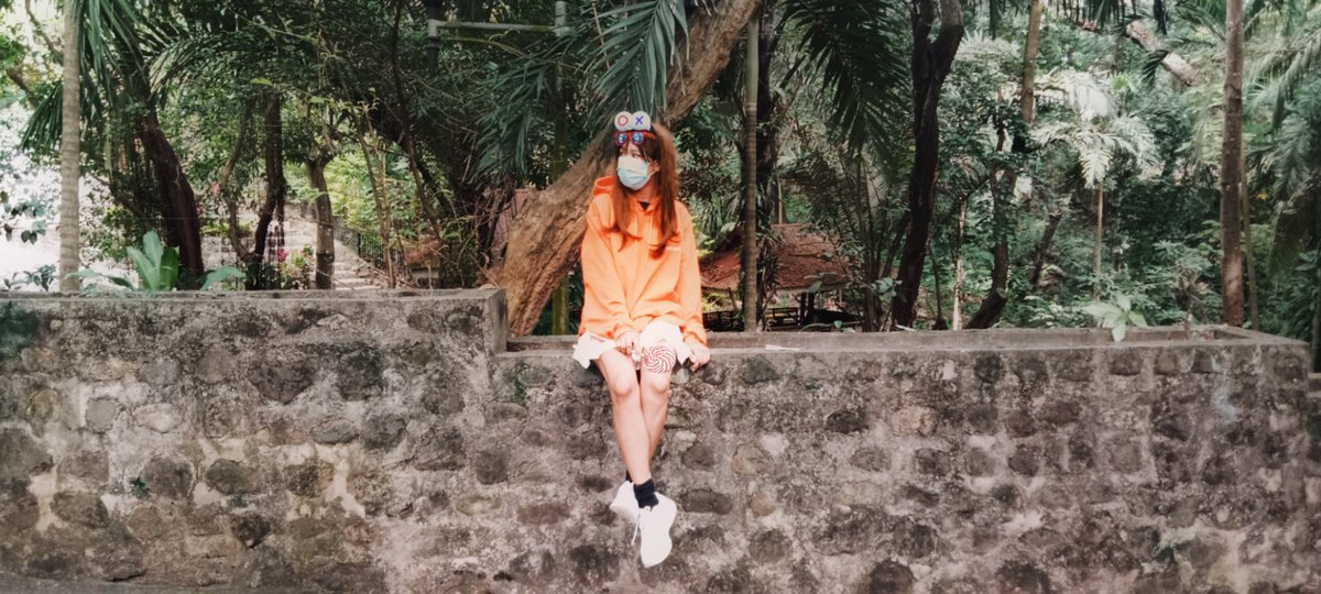 Momo_ann0213's tweet photo. Hi lonelypop fam I' Momo and I'm Bsba student and a owner of a small botique and coffee shop. I love to dress up myself,lowkey cosplaying,anime,food and also pet(you can see my two babies there). I started my business at the age of 18 and proudly to say im upgrading it and- https://t.co/gFUm81dyLv