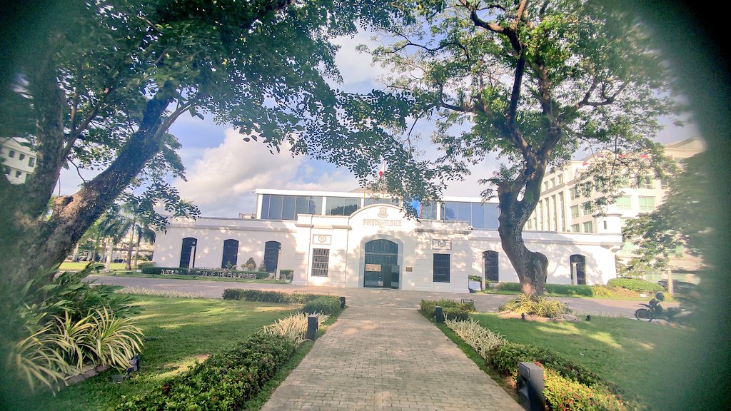twgliving's tweet photo. Planning your getaway to Iloilo but no idea where to stay? Experience luxury in the heart of the city in Castle Chateau

• Good for 2
• Wifi &amp; Toiletries
• Free Swimming 
• Near Landmarks 

Contact me here for your room reservation!

#RedDoorzPH #AlterIloilo #iloiloispink https://t.co/HwdBtpwVls