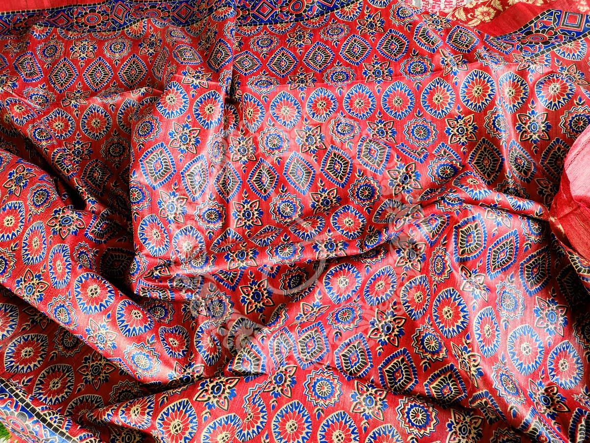 SBS88484229's tweet photo. 💛💛Pure Tussar Ghicha with Kalamkari Block Print ❤❤

📌 To place order ~ please WhatsApp @ 8617799715

Free shipping across India

#studionakshikantha
#sareelover
https://t.co/LAeEp0ljhr https://t.co/TbGR8Y0AV6