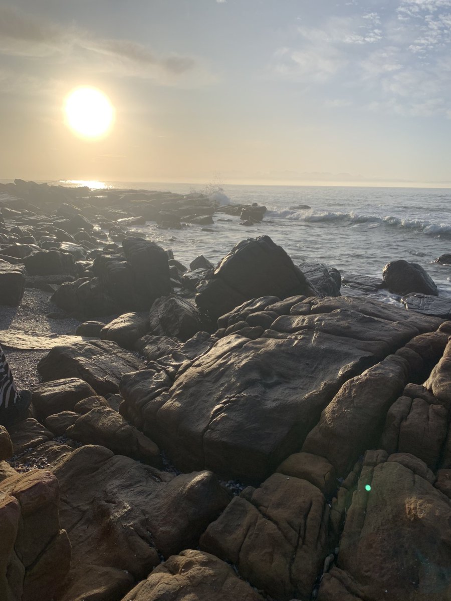 Lightenerrthang's tweet photo. Best way to welcome a new day. #secretsunrise https://t.co/YmuNcysbGb