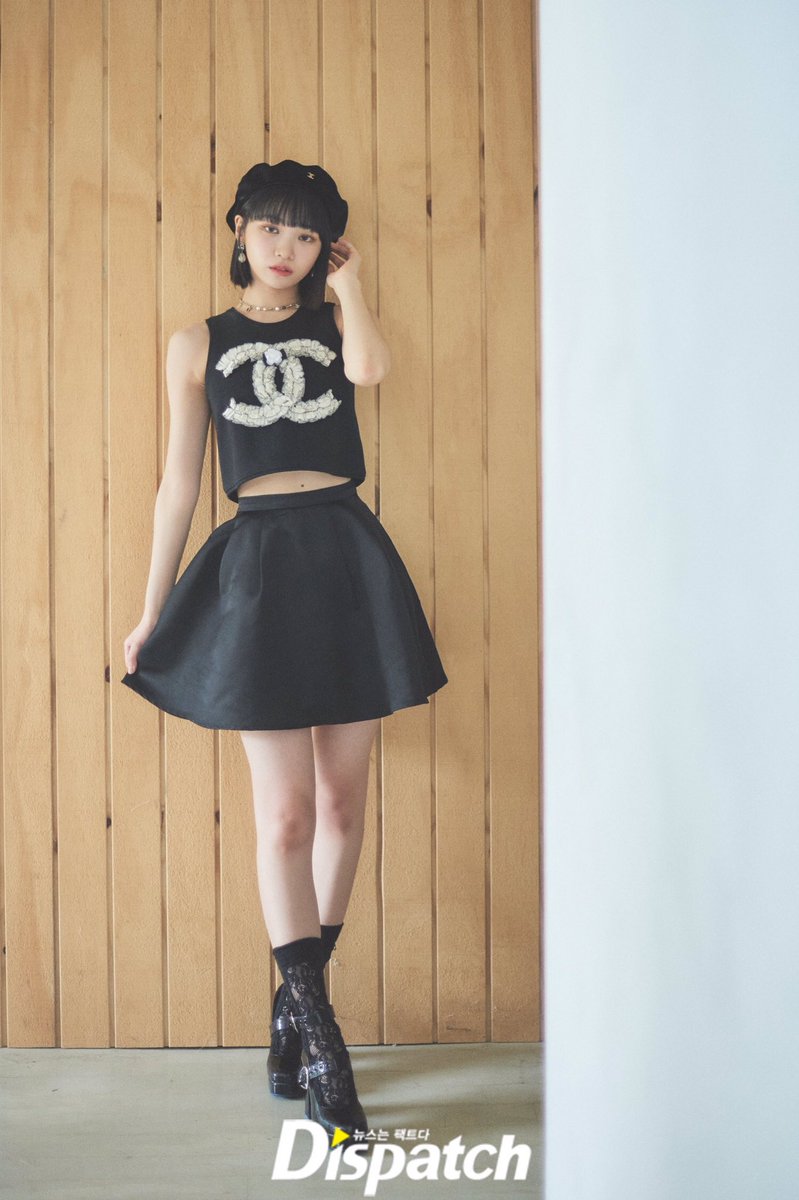 kcwonfiles's tweet image. [💌] [HD 포토] ＂똑단발 미소녀 " | ' LE SSERAFIM' Kim Chaewon (Dispatch | Naver TV) 

🖇️: naver.me/5DbGfcQJ

#김채원 #KIMCHAEWON #LE_SSERAFIM #르세라핌 @le_sserafim