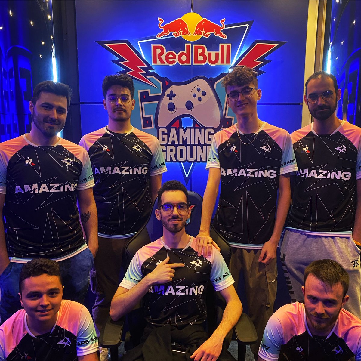 Notre équipe #LeagueofLegends est bien arrivé dans les locaux de <a href="/RedBullFrance/">Red Bull France</a> 🔥