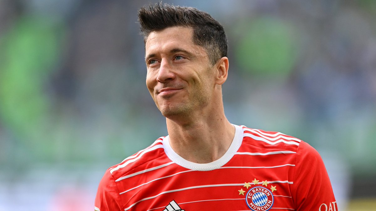 BarcaUniversal's tweet image. If Bayern Munich do not let Robert Lewandowski leave, he would consider activating 'article 17' in FIFA's rulebook. In this case, he would cost €24m, much less than Bayern's asking price of €40m.
— @BILD_Sport