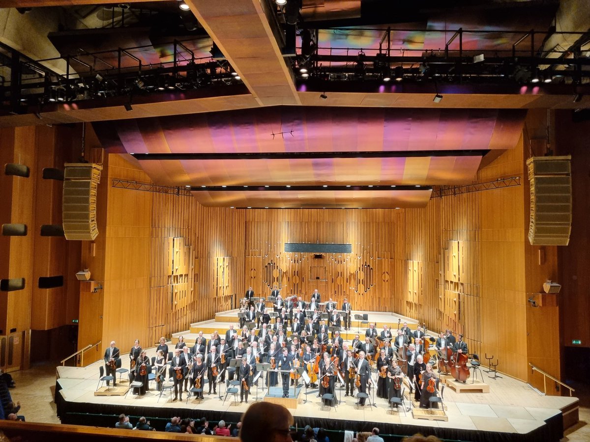 CVansoeterstede's tweet photo. A great evening yesterday listening to @Filharmonien with @klausmakela &amp; soloist #LiseDavidsen @BarbicanCentre ! Beautiful colours and goose bumps ! ❤️
Thank you ! 
#liveconcert #emotion #music #London #Sibelius #Mahler https://t.co/o8gik72ujJ