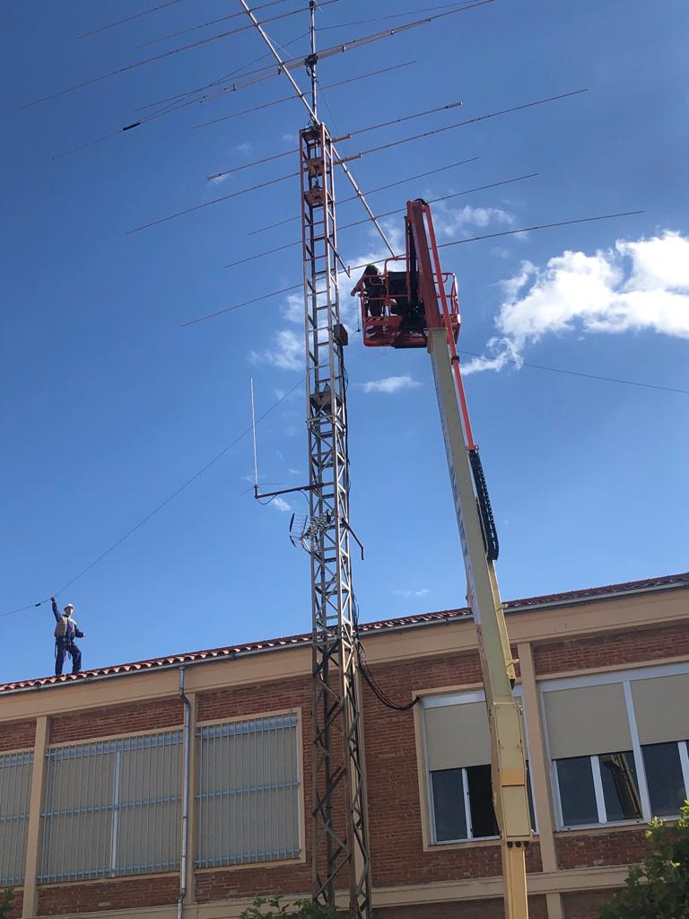 Nueva publicación en Unión de Radioaficionados de Valladolid - (Trabajos de mantenimiento de nuestras antenas realizados) - ea1urv.es/web/trabajos-d…