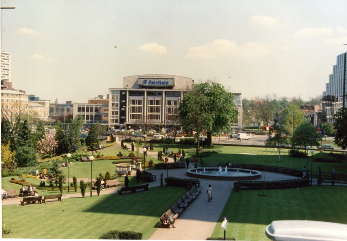 MuseumOfCroydon's tweet photo. The Queen's Platinum Jubilee 2022
A sunny day at The Queen's Gardens! Opened by Queen Elizabeth II on 21st June 1983 when a small plinth was unveiled to commemorate the event. Currently undergoing major changes. https://t.co/sRndiiS2jy #HM70 #PlatinumJubilee #CroydonLibs https://t.co/vF1iwo4EQO