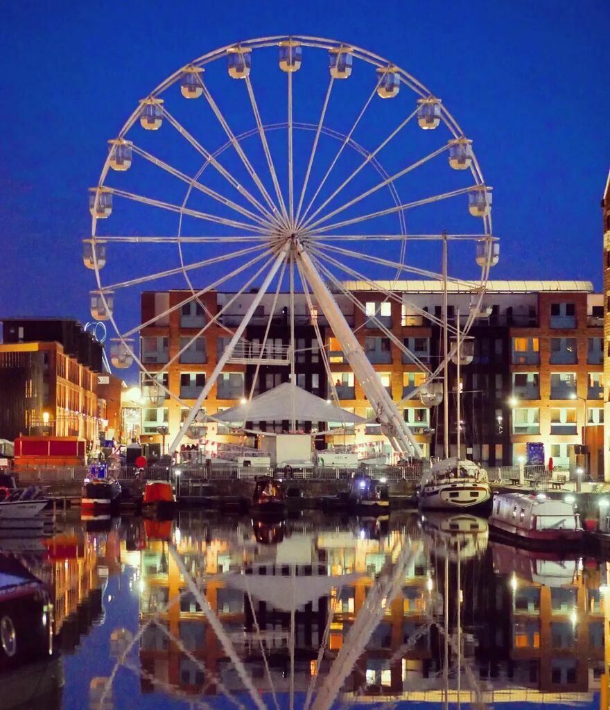 PNGPhil's tweet photo. Ready for another day of fun at #gloucesterdocks ? Ferris wheel reflections...
#igersglos #glshooters #soglos #visitgloucester #Gloucester #reflection #ferriswheel #platinumjubilee #discoverglos https://t.co/w9pwsaAISq https://t.co/UID6rQjx90