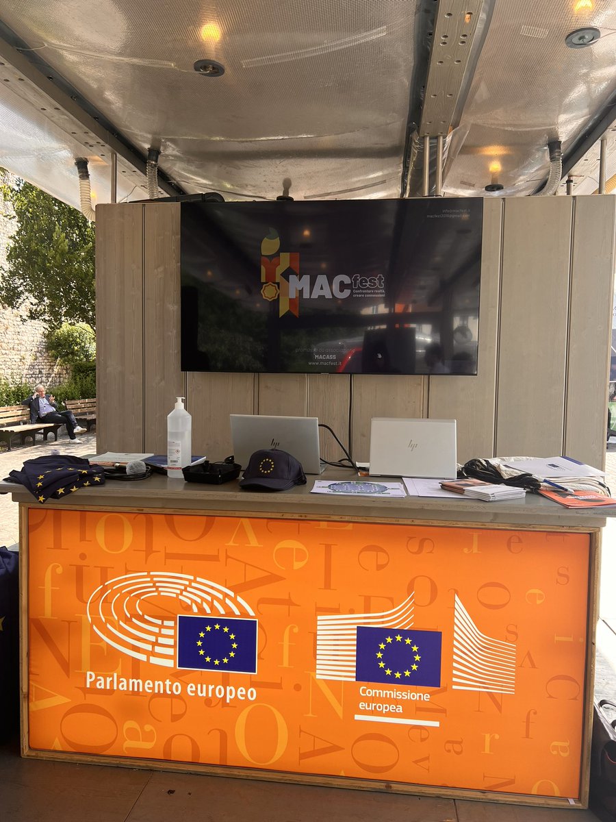 🔜‼️⏰Tra poco!

🎙 “La cultura che fa economia: il #MACFest di Cava de’ Tirreni, da un’idea da ragazzi a crescita per il territorio” con <a href="/francescoreste/">francesco oreste</a> <a href="/mac_fest_cava/">MAC fest</a> #4giugno a <a href="/economicsfest/">Festival Economia Trento</a> #FestivalEconomiaTrento 

📍Piazza Fiera ⏰10:30
🇪🇺Stand <a href="/Europarl_IT/">Parlamento europeo</a> <a href="/europainitalia/">UE in Italia</a>