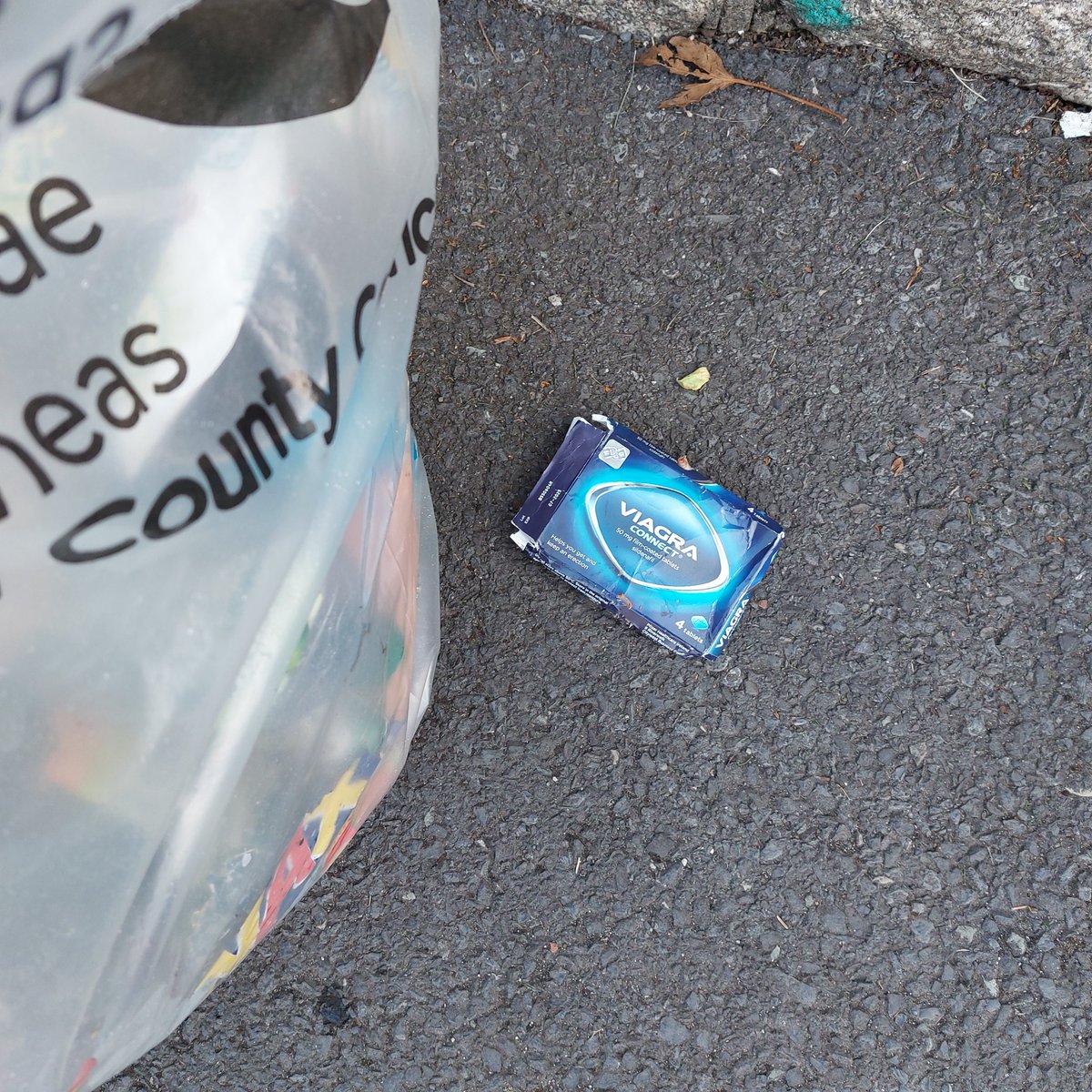 AlanHayesDublin's tweet photo. 6am litter pick done. Some interesting finds this morning. Wondered why the rubbish bag was standing upright in the breeze ๐
#HardWorkingHayes #Palmerstown #PalmerstownFonthill https://t.co/nZzf9ziw88