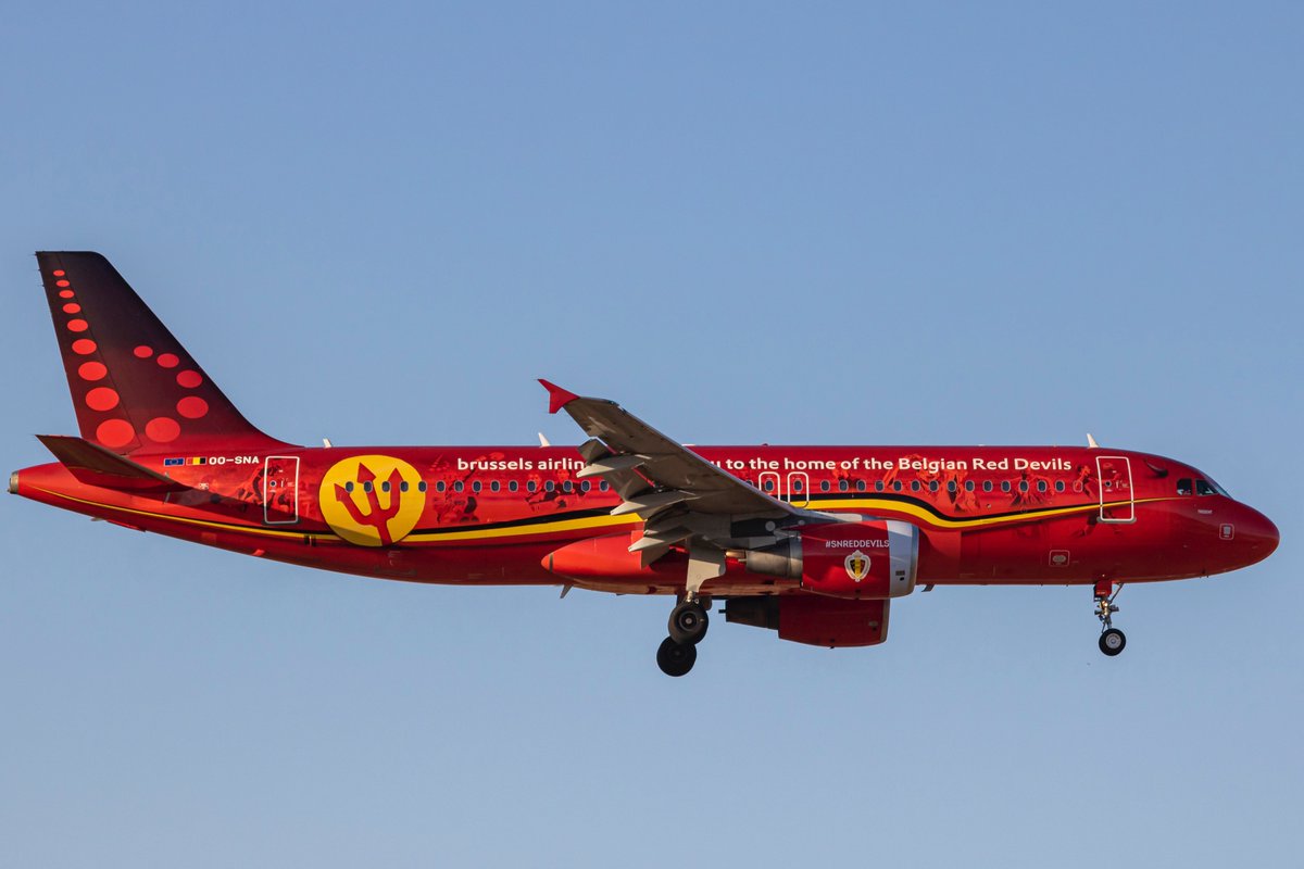 agphunter's tweet photo. ▪️Airline➡️@FlyingBrussels (Red Devils Livery)
▪️✈️ Aircraft➡️@Airbus 320-214
▪️📄 Registration➡️🇧🇪OO-SNA
▪️🗓 Date➡️25/07/2020
▪️🛬 #landing from➡️BRU
➖➖➖➖➖➖➖
#planespotter #malagaairport #agphunter #aviationlovers #aviation #avgeek #planes #brusselsairlines #snreddevils https://t.co/144sARldpP