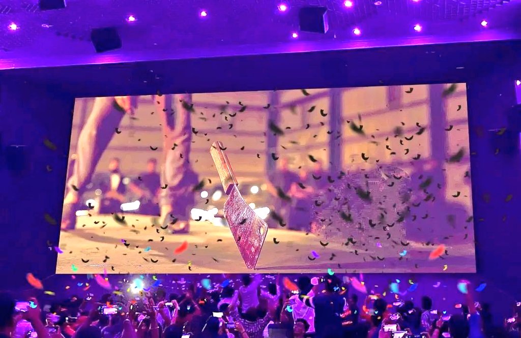 Prushoth_17's tweet photo. This scene from #Vikram  😭💥
Sir Rolex sir 😤💪🏻🔥 waatha goosebumps da💥 https://t.co/JFK2LN41le