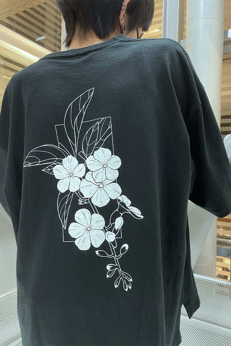 [XIX]
受注終了まで残り一週間となりました！
お悩みの方はお早めに！

モデル 167cm
着用サイズ Mサイズ

受注販売5/28~6/11
6/19から配送開始予定
ivy4official.base.shop