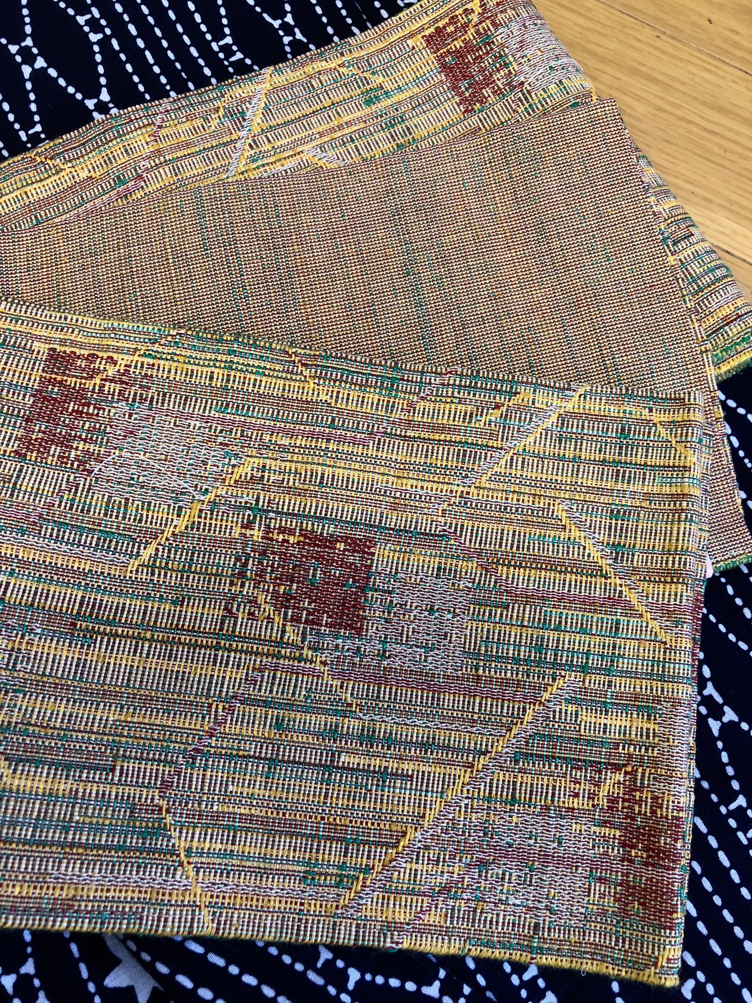 注染ゆかた 純白の木綿絽 瑠璃色ぼかし染め 咲き群れる小桔梗柄