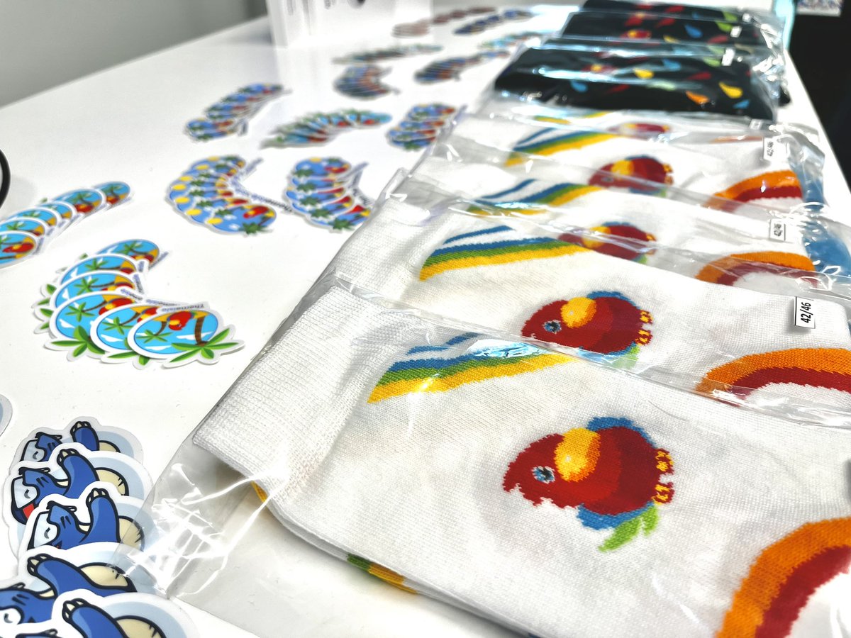 Stop by the Otter booth and get some awesome socks with the <a href="/ThemeIsle/">Themeisle</a> parrot! 🦜 Take a picture and tweet it to enter the giveaway for Apple AirTags! 🎁 #WCEU #WCEU2022