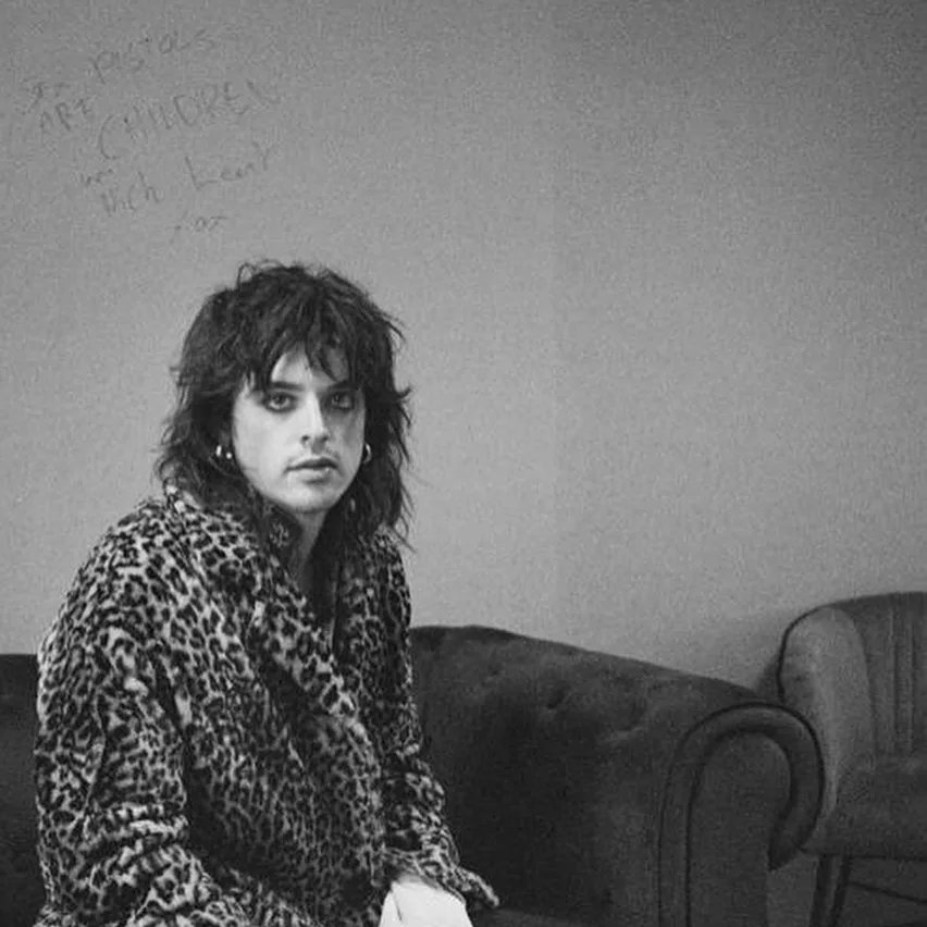 ferdiawpfans's tweet photo. Finally some photos of Ferdia as Nick Kent in "Pistol", from the man himself on Instagram! 🤩 Definitely got that punk feeling right! 😉🤟🎸
#Ferdiawalshpeelo #Pistolfx #NickKent #Disneyplus #hulu https://t.co/XeCWa2Lmi4