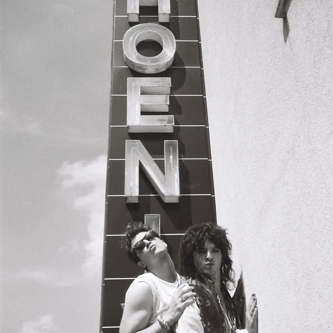 ferdiawpfans's tweet photo. Finally some photos of Ferdia as Nick Kent in "Pistol", from the man himself on Instagram! 🤩 Definitely got that punk feeling right! 😉🤟🎸
#Ferdiawalshpeelo #Pistolfx #NickKent #Disneyplus #hulu https://t.co/XeCWa2Lmi4