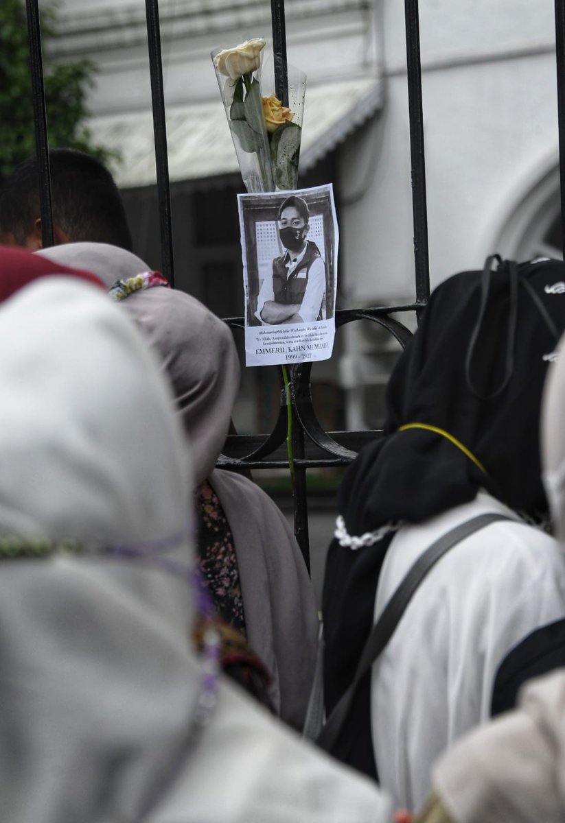 Iringan doa yang tak pernah terhenti mengalir untuk perjalanan baru Eril, ketabahan dan kekuatan keluarga Gubernur Jabar <a href="/ridwankamil/">Ridwan Kamil</a> &amp; Ibu <a href="/ata_lia/">Atalia Praratya</a> 

Terima kasih atas ketulusan doanya yang sudah dipanjatkan 🙏

#DoaUntukEmmeril #DoaUntukEril #Eril #RidwanKamil