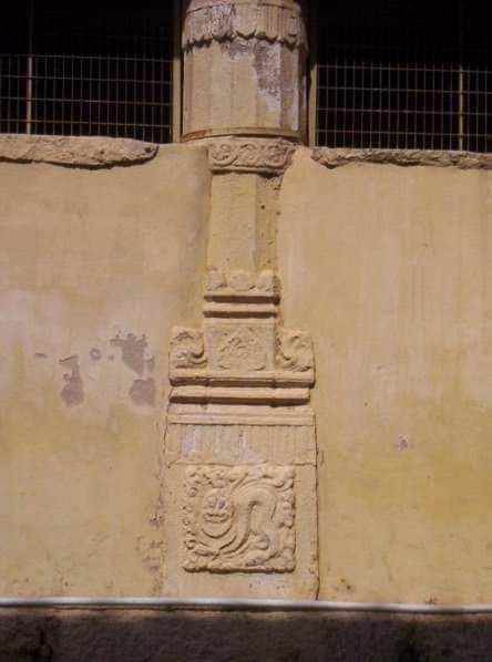 1520 ರಲ್ಲಿ ವ್ಯಾಸರಾಯತೀರ್ಥರು &amp; ವಿಜಯನಗರ ಸಾಮೃಜ್ಯದ ಕೃಷ್ಣದೇವರಾಯರು ಆಂಜನೇಯ ದೇವಸ್ಥಾನವನ್ನು ಶ್ರೀರಂಗಪಟ್ಟಣದಲ್ಲಿ ನಿರ್ಮಾಣ ಮಾಡಿದರು.

ಆದರೆ ಮುರ್ತಿ ಭಂಜಕ ಟಿಪ್ಪು ಸುಲ್ತಾನನು 1782 ರಲ್ಲಿ ಈ ದೇವಸ್ಥಾನದ ಕೆಡವಿ, ಈ ಜಾಗದಲ್ಲಿ ಮಸೀದಿ ನಿರ್ಮಾಣ ಮಾಡಿದನು.

ಮಾನ್ಯ <a href="/ASIGoI/">Archaeological Survey of India</a> ಕೂಡಲೇ ಅಲ್ಲಿ ನಮಾಜ್, ಮದರಸಾ ಬಂದ್ ಮಾಡಿ, ಸರ್ವೆ ಮಾಡಬೇಕು.