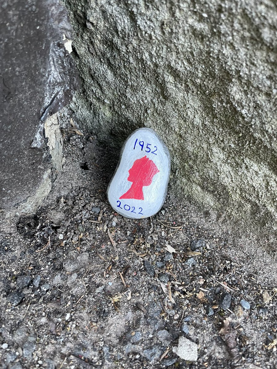 AuchinlochComm2's tweet photo. Are you ready for @AuchinlochComm2 party? Only seven more sleeps!

To celebrate #PlatinumJubilee we’ve teamed with the amazingly talented @Auchinloch Rocks - six specially painted rocks placed around the village.

Can you find them all?

#HM70 #community #auchinlochrocks https://t.co/QtYZTfSUy5