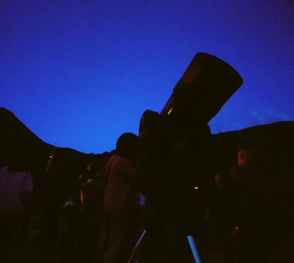 Gràcies <a href="/kike_herrero/">Kike Herrero</a> <a href="/CelistiaP/">Celístia Pirineus</a> per la bonica vesprada d'#astronomia que vau fer passar ahir a la gent de la #valldeboi. 🌒🔭Observar el cel nocturn aquí és un privilegi: vam poder veure estrelles que estan a 25000 anys llum de la Terra 🤯💫🚀🌏 #starlight #unesco