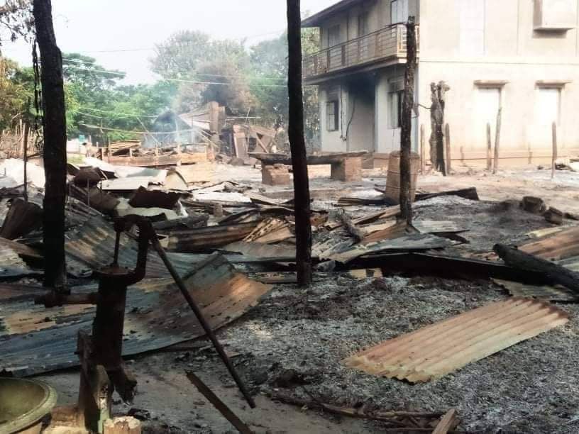 Military armed forces stormed and set fire to Kyauktine village, Wetlet tsp, Sagaing division on 1st and 2nd June, resulting in burning of over 100 residential properties until ashes. #2022Jun4Coup #AgainstCCP #MilkTeaAlliance #WhatsHappeningInMyanmar