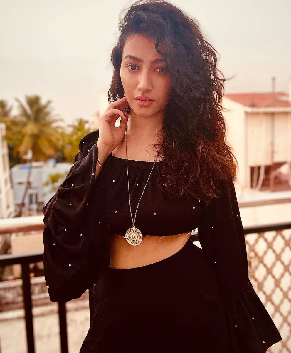 NHeroines's tweet photo. Stunner Miss #Ramola New Clicks. @iamramola_official #Heroine #KannadaHeroine #KannadaHotActress #HotActress #SerialActress #KannadaSerial #SmallScreenHeroine #KannadaCinema #TakeOneCinemazz #NammaHeroines https://t.co/ML0nrjBpQq