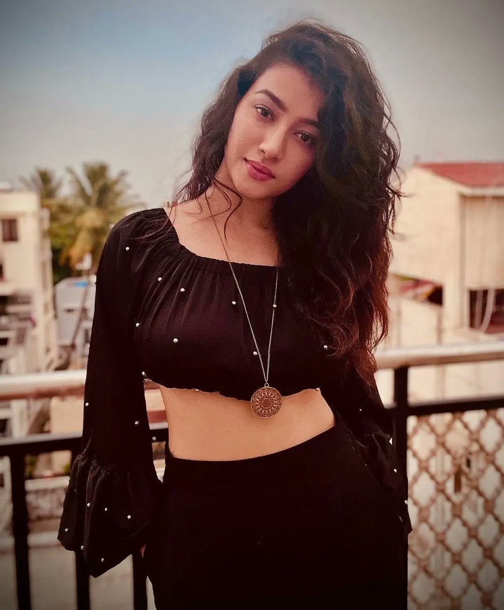 NHeroines's tweet photo. Stunner Miss #Ramola New Clicks. @iamramola_official #Heroine #KannadaHeroine #KannadaHotActress #HotActress #SerialActress #KannadaSerial #SmallScreenHeroine #KannadaCinema #TakeOneCinemazz #NammaHeroines https://t.co/ML0nrjBpQq