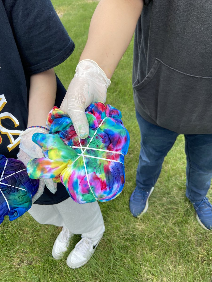 Happy Pride! ❤️🧡💛💚💙💜🤎🖤 Last Friday of school spent doing my favorite GSA tradition. So many people joined us for tie-dye, thank you all so much!! #PrideMonth #MontourProud