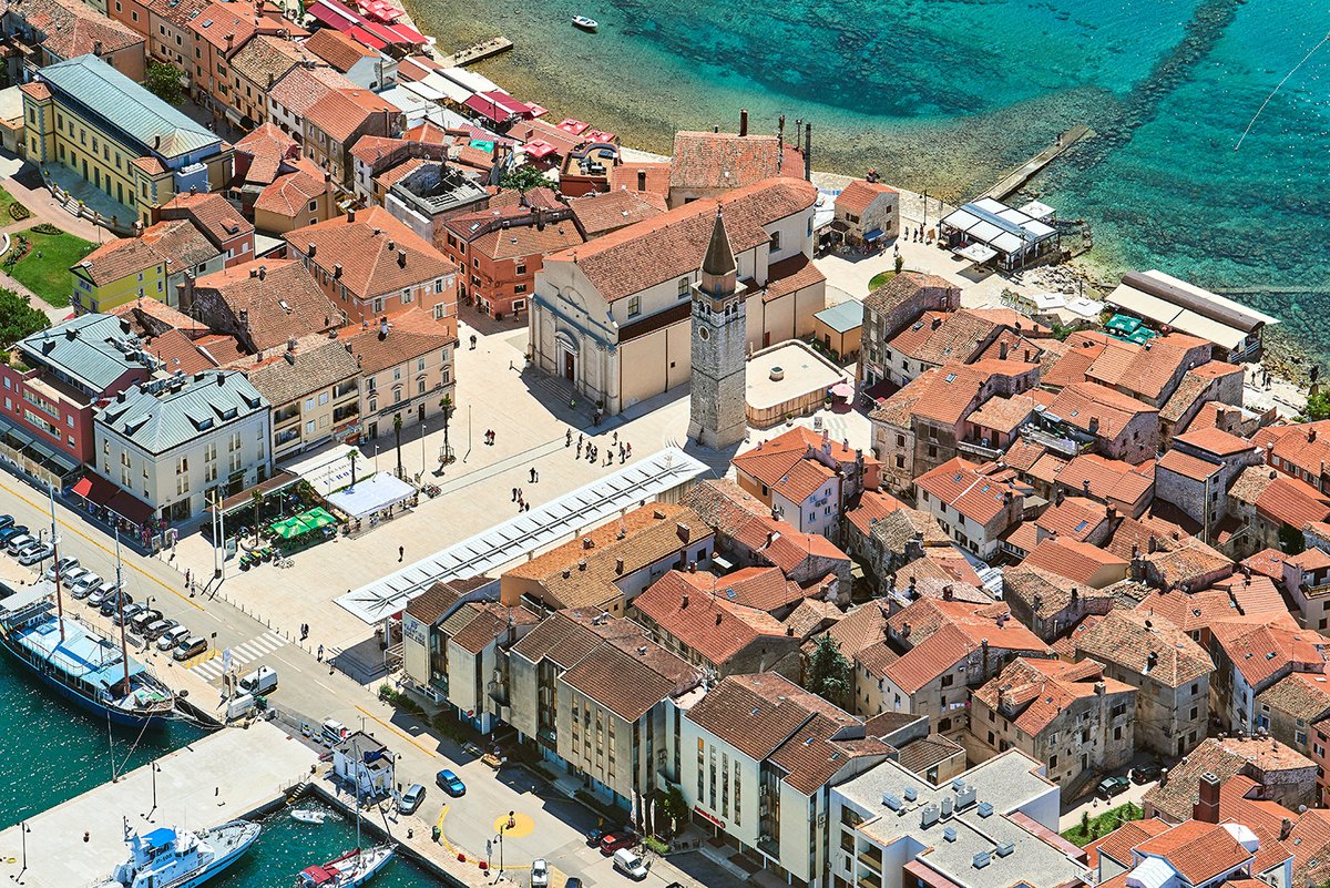 Meet #Umag, a cultural and sports center of #northwestistria, and one of the most visited #destinations in #Croatia. 🏖️ Wonder why? Find an answer here: bit.ly/3MGuhQI 

#ColoursOfIstria