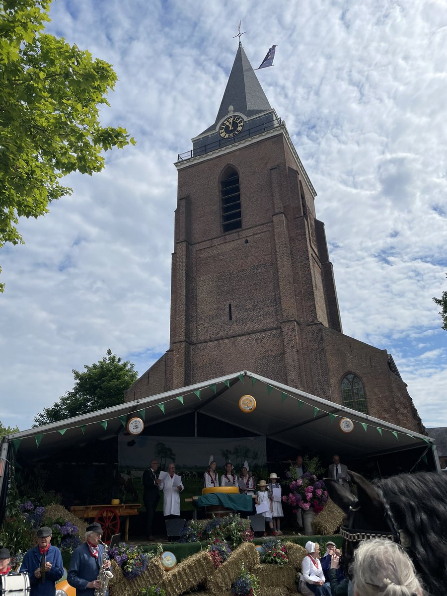 Graskaasdag 2022 @vjhmolkenboer <a href="/PieterVerhoeve/">Pieter Verhoeve</a> <a href="/Kaasmeiden/">Kaassie Annemiek Oskam</a> <a href="/KaasmuseumB/">Het Kaas Museum</a> <a href="/GraskaasdagWoer/">GraskaasdagWoerden</a>