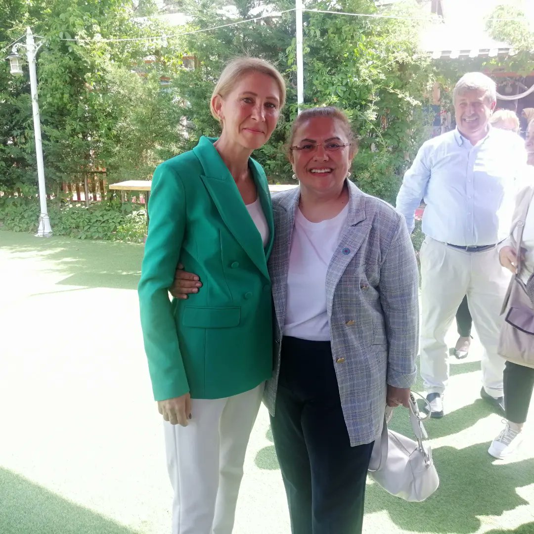 iyipartikartal1's tweet photo. Anlat İstanbul Projemiz bu hafta Kartal İlçemizde.  Kartal'ımızın 20 mahallesinde elini sıkmadığımız, derdini dinlemediğimiz esnaf ve vatandaş bırakmayacağız. #azkaldı ☀️
@iyiparti
@meral_aksener
@iyiparti_34
@SBugraKavuncu
@Dilrubaoglckl https://t.co/svGvhEm30T