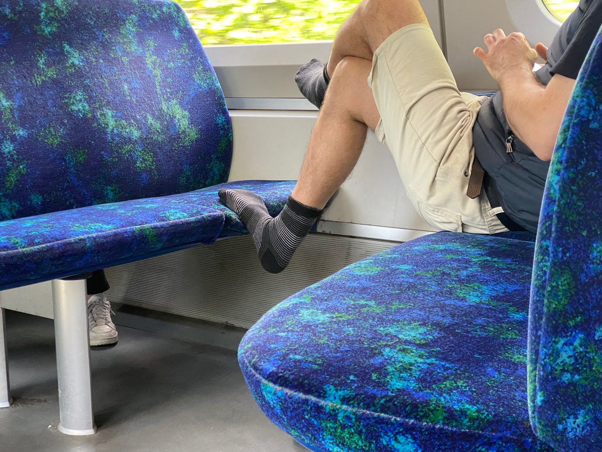 dahyernst's tweet photo. Det primære argument mod offentlig transport er andre mennesker https://t.co/Hrs2HmR0zk
