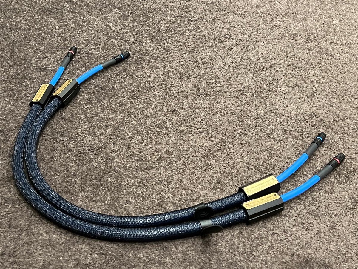 Absolute_Hi_End's tweet photo. All new Siltech Royal Crown range of cables debut in Australia at Class A Audio
Single Crown, Double Crown and Triple Crown
#siltechcables #siltechroyalcrown #siltechsinglecrown https://t.co/bdDZlANFho
